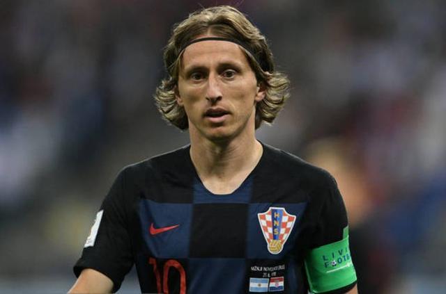 夏洛特FC计划等待并尝试提出租借报价，但埃利奥特目前对此不感兴趣。 来源：转会专家罗马诺