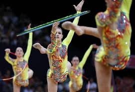 久常凉在比赛中手滑，球杆脱手刚好砸在了自己的小球上